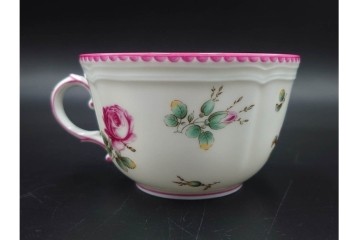 イタリア　Richard Ginori(リチャードジノリ)　アンティックローズ　可憐なバラが散りばめられたトリオ3客セット　(R-085306)