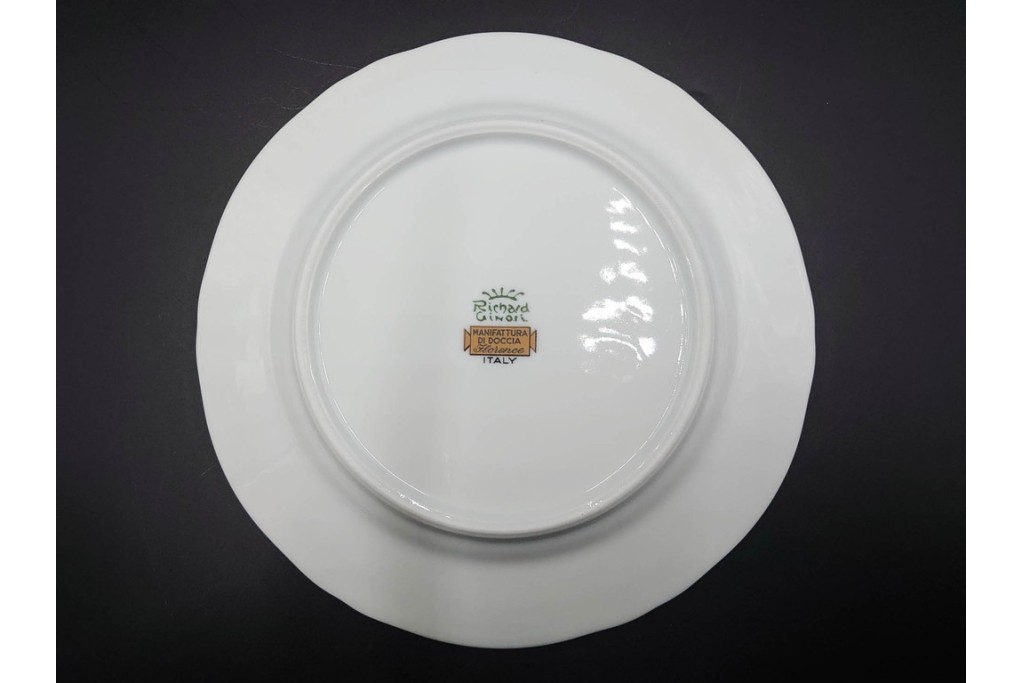 イタリア　Richard Ginori(リチャードジノリ)　アンティックローズ　可憐なバラが散りばめられたトリオ3客セット　(R-085306)