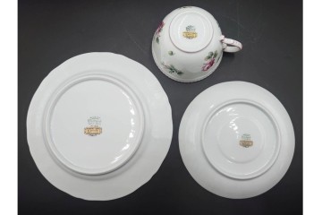 イタリア　Richard Ginori(リチャードジノリ)　アンティックローズ　可憐なバラが散りばめられたトリオ3客セット　(R-085306)