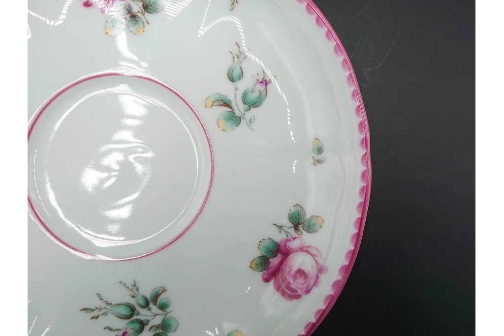 イタリア　Richard Ginori(リチャードジノリ)　アンティックローズ　可憐なバラが散りばめられたトリオ3客セット　(R-085306)