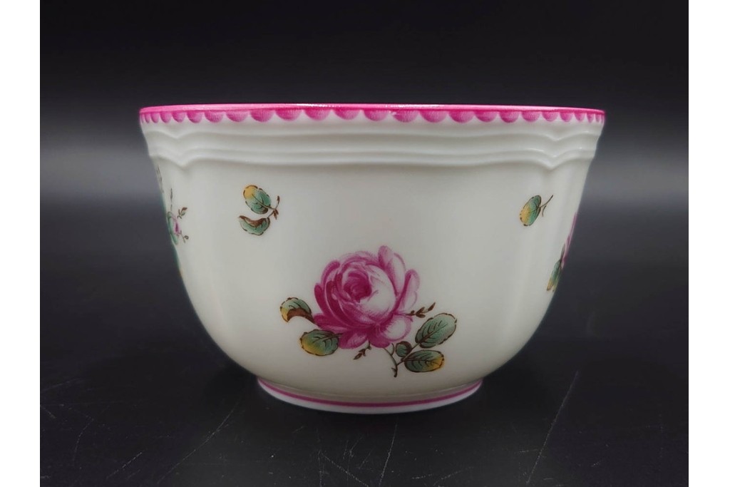 イタリア　Richard Ginori(リチャードジノリ)　アンティックローズ　可憐なバラが散りばめられたトリオ3客セット　(R-085306)