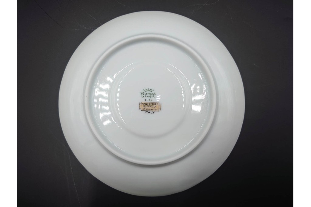 イタリア　Richard Ginori(リチャードジノリ)　アンティックローズ　可憐なバラが散りばめられたトリオ3客セット　(R-085306)