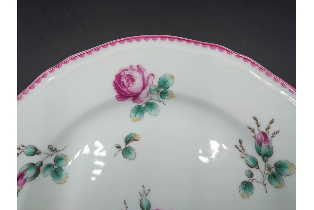 イタリア　Richard Ginori(リチャードジノリ)　アンティックローズ　可憐なバラが散りばめられたトリオ3客セット　(R-085306)