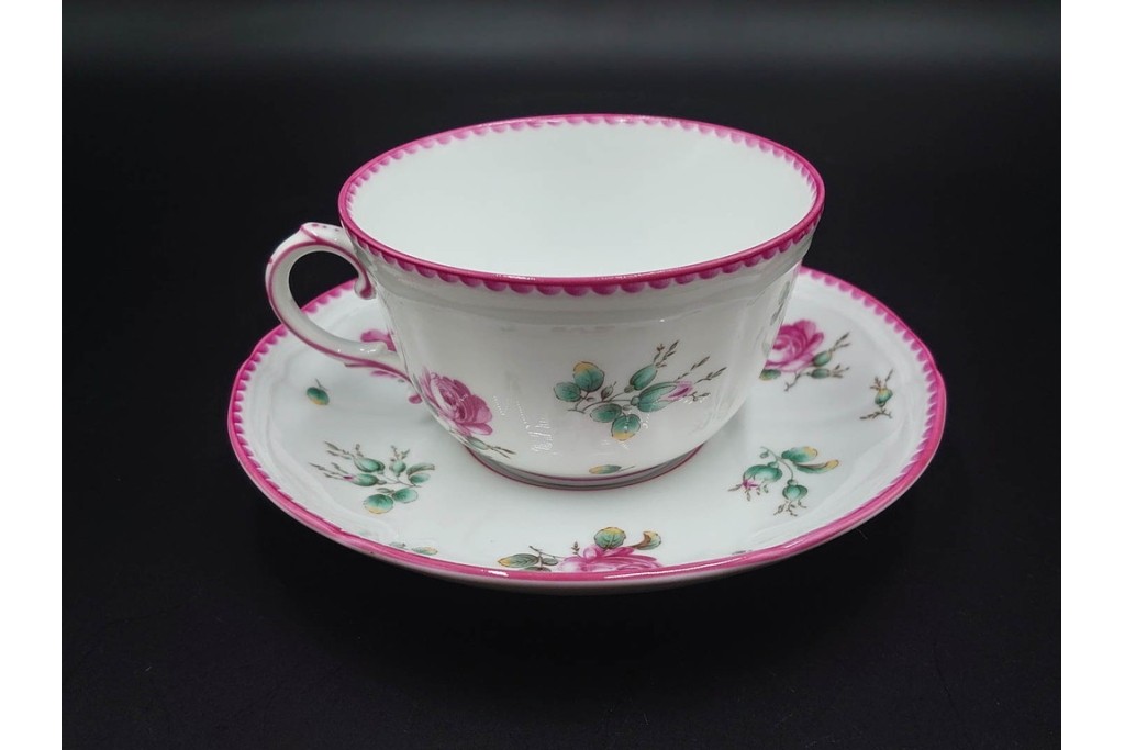 イタリア　Richard Ginori(リチャードジノリ)　アンティックローズ　可憐なバラが散りばめられたトリオ3客セット　(R-085306)