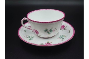 イタリア　Richard Ginori(リチャードジノリ)　アンティックローズ　可憐なバラが散りばめられたトリオ3客セット　(R-085306)