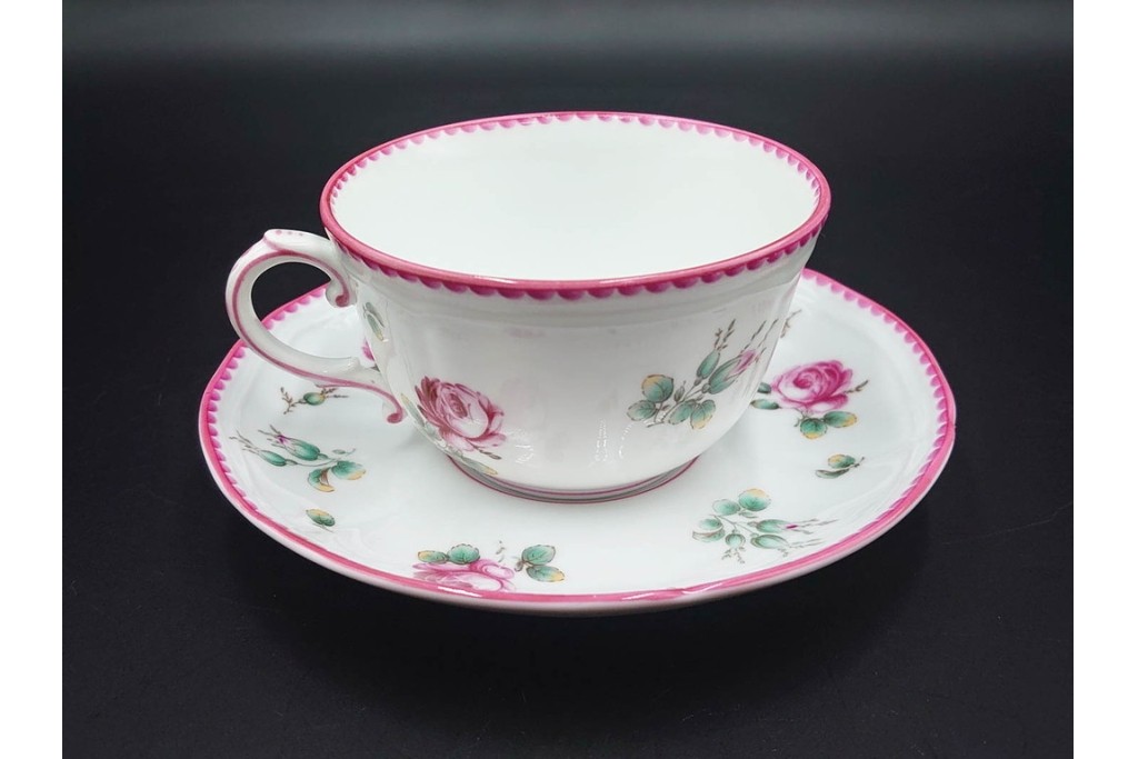 イタリア　Richard Ginori(リチャードジノリ)　アンティックローズ　可憐なバラが散りばめられたトリオ3客セット　(R-085306)