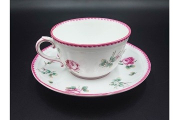 イタリア　Richard Ginori(リチャードジノリ)　アンティックローズ　可憐なバラが散りばめられたトリオ3客セット　(R-085306)