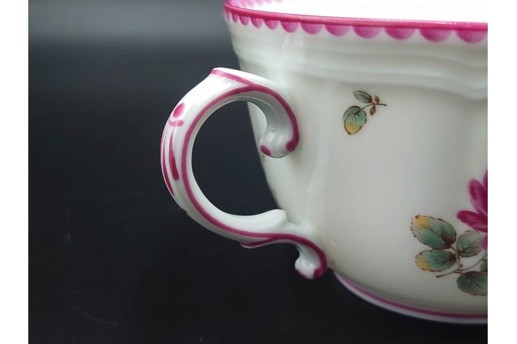 イタリア　Richard Ginori(リチャードジノリ)　アンティックローズ　可憐なバラが散りばめられたトリオ3客セット　(R-085306)