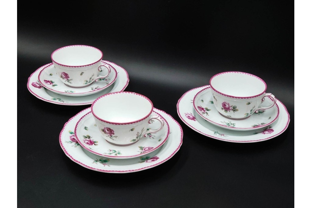 イタリア　Richard Ginori(リチャードジノリ)　アンティックローズ　可憐なバラが散りばめられたトリオ3客セット　(R-085306)