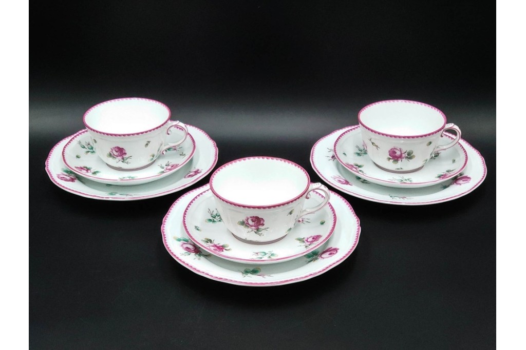 イタリア　Richard Ginori(リチャードジノリ)　アンティックローズ　可憐なバラが散りばめられたトリオ3客セット　(R-085306)