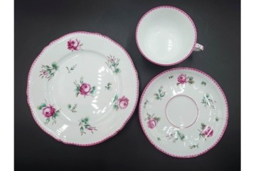 イタリア　Richard Ginori(リチャードジノリ)　アンティックローズ　可憐なバラが散りばめられたトリオ3客セット　(R-085306)