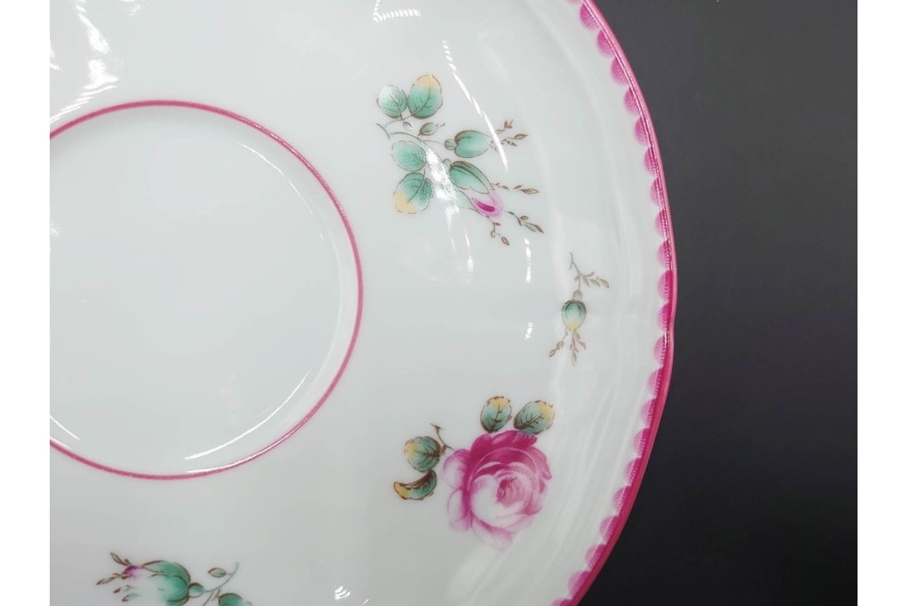 イタリア　Richard Ginori(リチャードジノリ)　アンティックローズ　可憐なバラが散りばめられたトリオ4客セット　(R-085307)