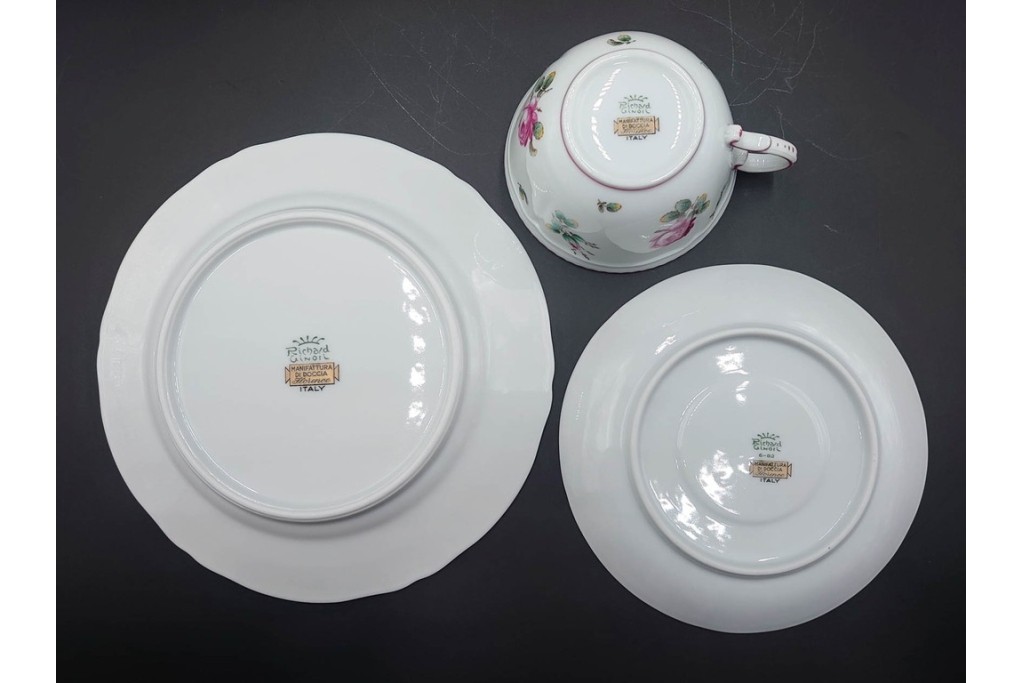 イタリア　Richard Ginori(リチャードジノリ)　アンティックローズ　可憐なバラが散りばめられたトリオ4客セット　(R-085307)