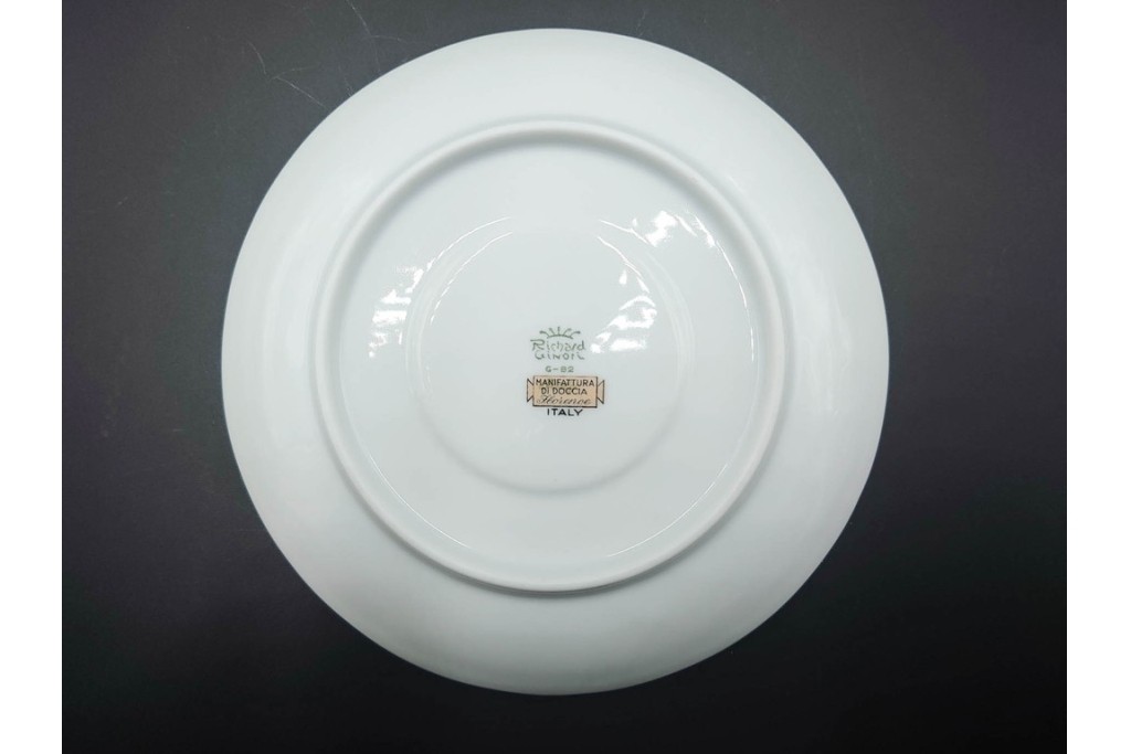 イタリア　Richard Ginori(リチャードジノリ)　アンティックローズ　可憐なバラが散りばめられたトリオ4客セット　(R-085307)