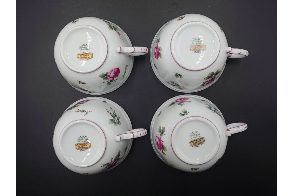 イタリア　Richard Ginori(リチャードジノリ)　アンティックローズ　可憐なバラが散りばめられたトリオ4客セット　(R-085307)