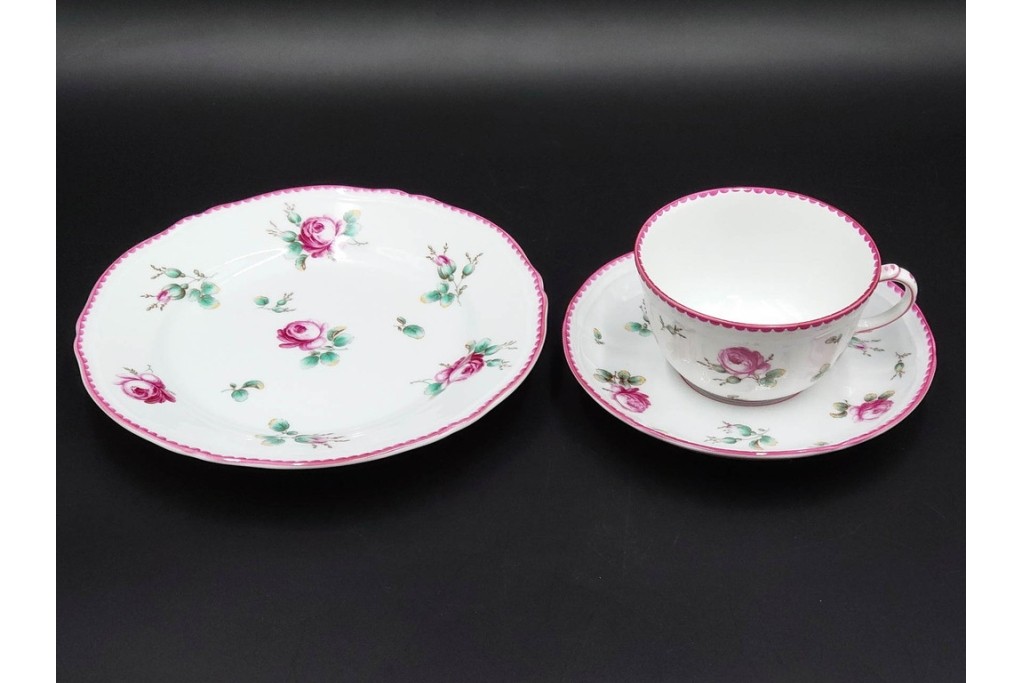 イタリア　Richard Ginori(リチャードジノリ)　アンティックローズ　可憐なバラが散りばめられたトリオ4客セット　(R-085307)