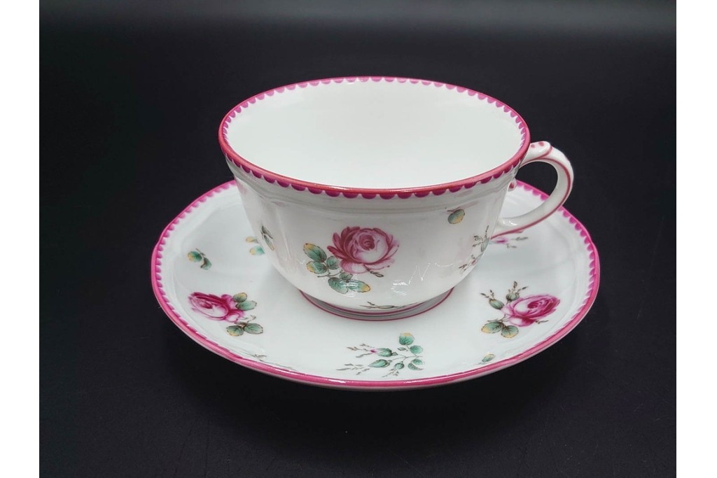 イタリア　Richard Ginori(リチャードジノリ)　アンティックローズ　可憐なバラが散りばめられたトリオ4客セット　(R-085307)