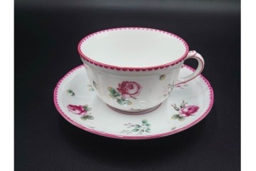 イタリア　Richard Ginori(リチャードジノリ)　アンティックローズ　可憐なバラが散りばめられたトリオ4客セット　(R-085307)