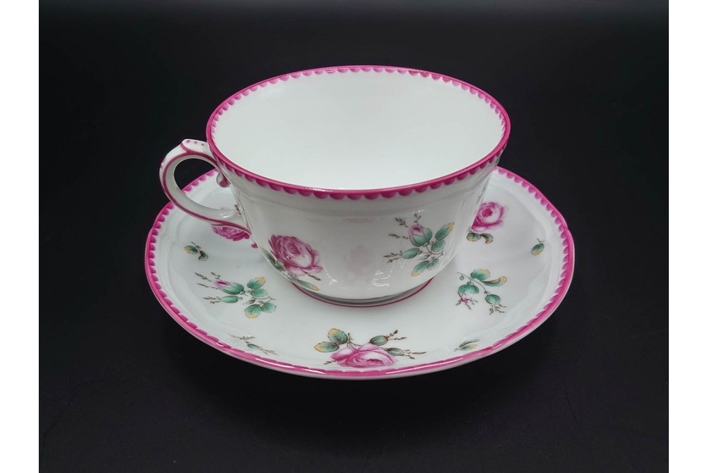 イタリア　Richard Ginori(リチャードジノリ)　アンティックローズ　可憐なバラが散りばめられたトリオ4客セット　(R-085307)