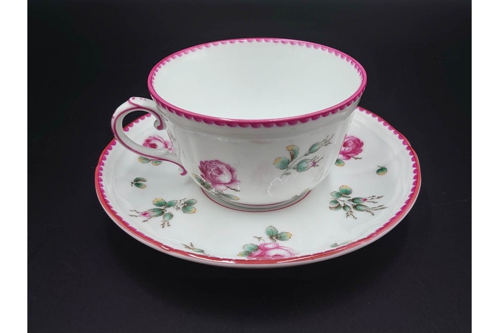 イタリア　Richard Ginori(リチャードジノリ)　アンティックローズ　可憐なバラが散りばめられたトリオ4客セット　(R-085307)