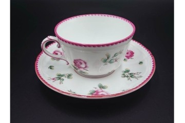 イタリア　Richard Ginori(リチャードジノリ)　アンティックローズ　可憐なバラが散りばめられたトリオ4客セット　(R-085307)