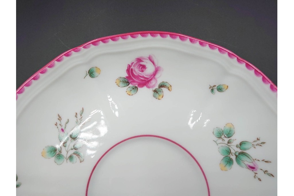 イタリア　Richard Ginori(リチャードジノリ)　アンティックローズ　可憐なバラが散りばめられたトリオ4客セット　(R-085307)