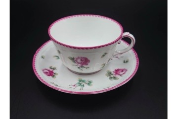 イタリア　Richard Ginori(リチャードジノリ)　アンティックローズ　可憐なバラが散りばめられたトリオ4客セット　(R-085307)