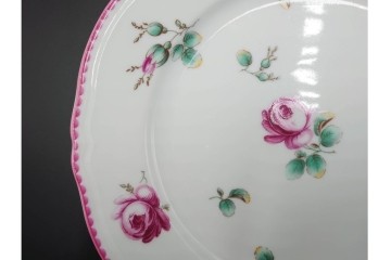 イタリア　Richard Ginori(リチャードジノリ)　アンティックローズ　可憐なバラが散りばめられたトリオ4客セット　(R-085307)