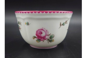 イタリア　Richard Ginori(リチャードジノリ)　アンティックローズ　可憐なバラが散りばめられたトリオ4客セット　(R-085307)