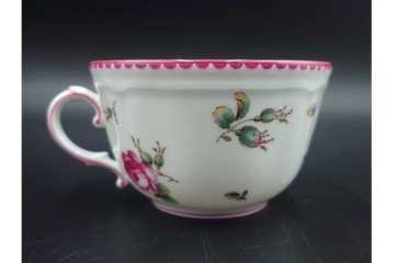 イタリア　Richard Ginori(リチャードジノリ)　アンティックローズ　可憐なバラが散りばめられたトリオ4客セット　(R-085307)