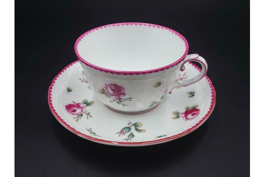 イタリア　Richard Ginori(リチャードジノリ)　アンティックローズ　可憐なバラが散りばめられたトリオ4客セット　(R-085307)