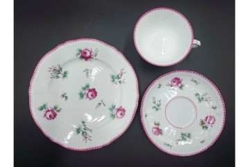 イタリア　Richard Ginori(リチャードジノリ)　アンティックローズ　可憐なバラが散りばめられたトリオ4客セット　(R-085307)