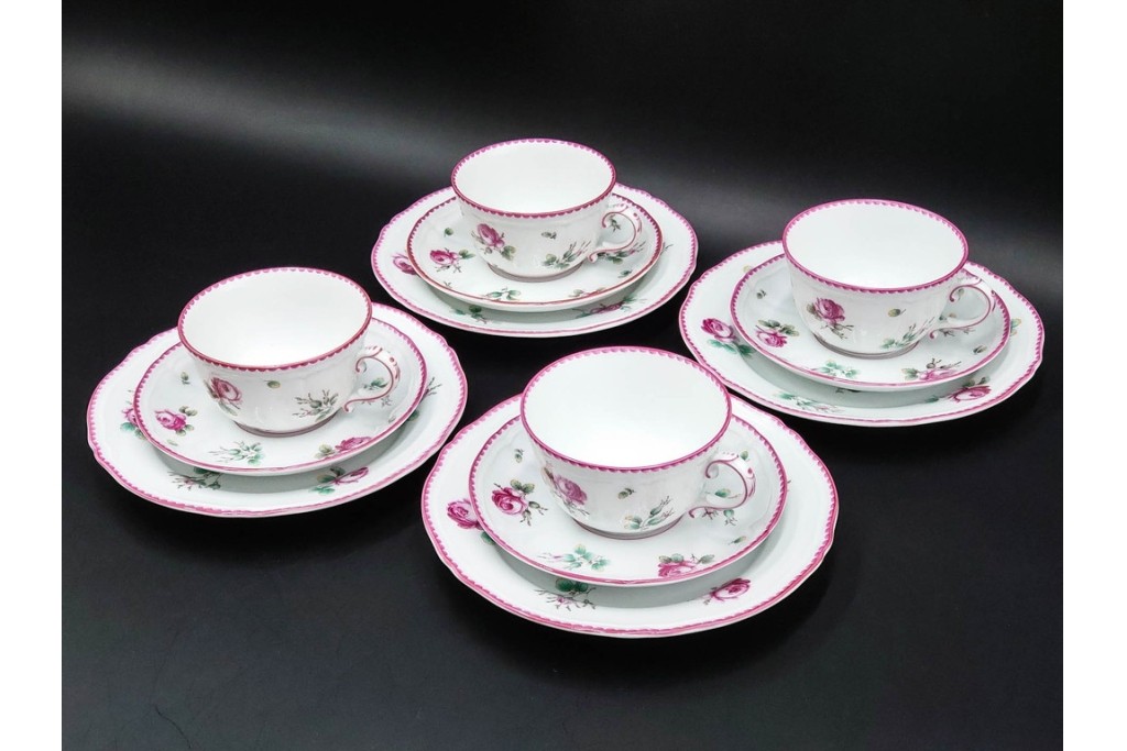 イタリア　Richard Ginori(リチャードジノリ)　アンティックローズ　可憐なバラが散りばめられたトリオ4客セット　(R-085307)