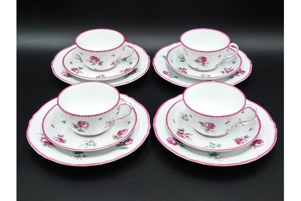 イタリア　Richard Ginori(リチャードジノリ)　アンティックローズ　可憐なバラが散りばめられたトリオ4客セット　(R-085307)