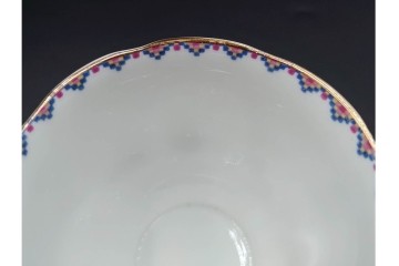 イギリス　ROYAL ALBERT(ロイヤルアルバート)　プチポワン　刺繍図案のような小花模様が可愛らしいカップ&ソーサー6客セット　(R-085310)