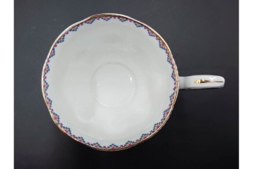 イギリス　ROYAL ALBERT(ロイヤルアルバート)　プチポワン　刺繍図案のような小花模様が可愛らしいカップ&ソーサー6客セット　(R-085310)