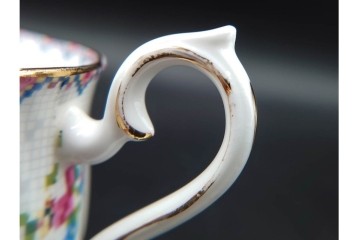 イギリス　ROYAL ALBERT(ロイヤルアルバート)　プチポワン　刺繍図案のような小花模様が可愛らしいカップ&ソーサー6客セット　(R-085310)