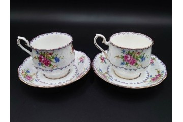 イギリス　ROYAL ALBERT(ロイヤルアルバート)　プチポワン　刺繍図案のような小花模様が可愛らしいカップ&ソーサー6客セット　(R-085310)
