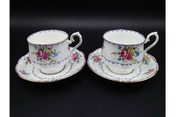 イギリス　ROYAL ALBERT(ロイヤルアルバート)　プチポワン　刺繍図案のような小花模様が可愛らしいカップ&ソーサー6客セット　(R-085310)