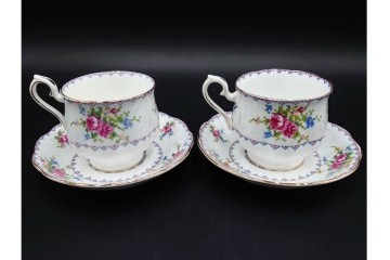 イギリス　ROYAL ALBERT(ロイヤルアルバート)　プチポワン　刺繍図案のような小花模様が可愛らしいカップ&ソーサー6客セット　(R-085310)