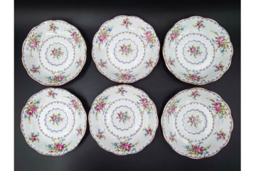 イギリス　ROYAL ALBERT(ロイヤルアルバート)　プチポワン　刺繍図案のような小花模様が可愛らしいカップ&ソーサー6客セット　(R-085310)