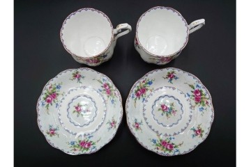 イギリス　ROYAL ALBERT(ロイヤルアルバート)　プチポワン　刺繍図案のような小花模様が可愛らしいカップ&ソーサー6客セット　(R-085311)