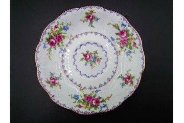 イギリス　ROYAL ALBERT(ロイヤルアルバート)　プチポワン　刺繍図案のような小花模様が可愛らしいカップ&ソーサー6客セット　(R-085311)