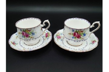 イギリス　ROYAL ALBERT(ロイヤルアルバート)　プチポワン　刺繍図案のような小花模様が可愛らしいカップ&ソーサー6客セット　(R-085311)