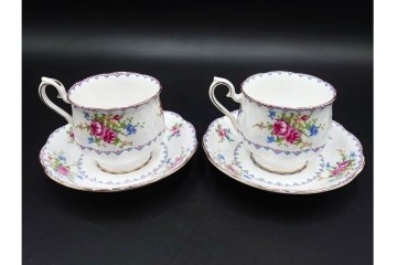 イギリス　ROYAL ALBERT(ロイヤルアルバート)　プチポワン　刺繍図案のような小花模様が可愛らしいカップ&ソーサー6客セット　(R-085311)