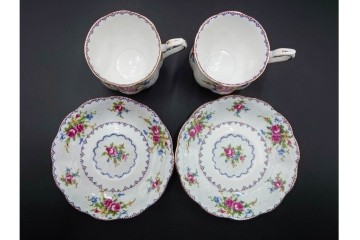 イギリス　ROYAL ALBERT(ロイヤルアルバート)　プチポワン　刺繍図案のような小花模様が可愛らしいカップ&ソーサー6客セット　(R-085311)