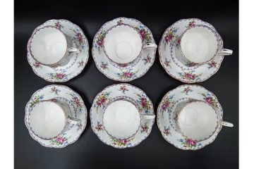 イギリス　ROYAL ALBERT(ロイヤルアルバート)　プチポワン　刺繍図案のような小花模様が可愛らしいカップ&ソーサー6客セット　(R-085311)