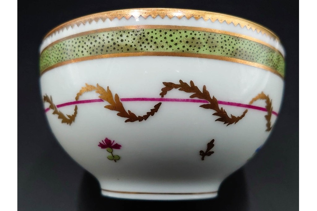 フランス　LIMOGES(リモージュ)　HAVILAND(アビランド)　Vieux Paris(ヴューパリ)　小花とリースが上品なトリオ4客セット　(R-085312)