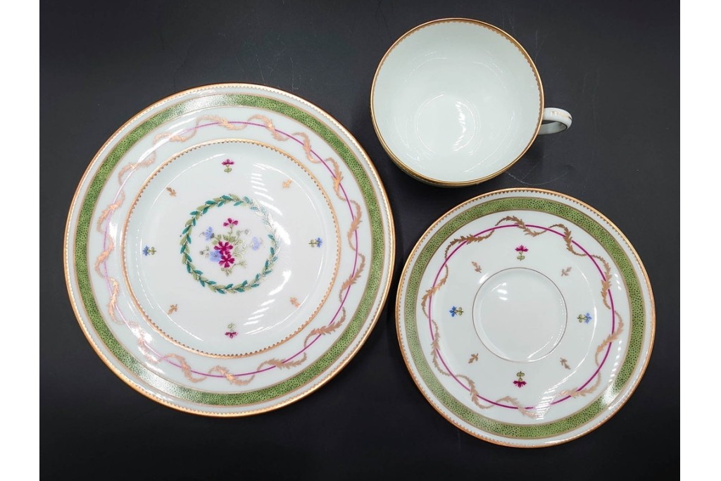 フランス　LIMOGES(リモージュ)　HAVILAND(アビランド)　Vieux Paris(ヴューパリ)　小花とリースが上品なトリオ4客セット　(R-085312)