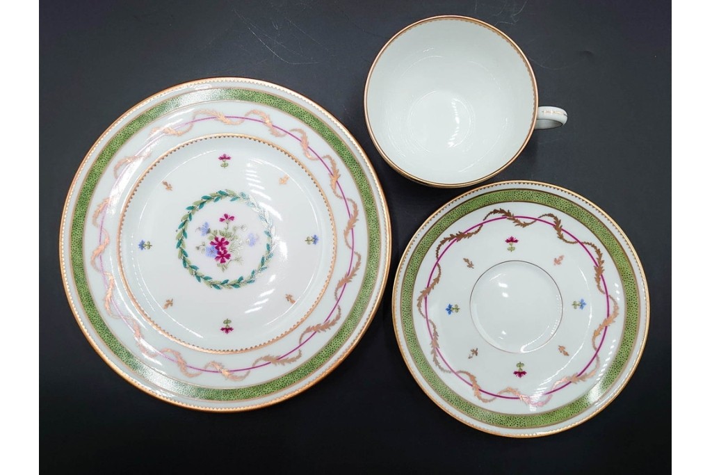 フランス　LIMOGES(リモージュ)　HAVILAND(アビランド)　Vieux Paris(ヴューパリ)　小花とリースが上品なトリオ4客セット　(R-085312)